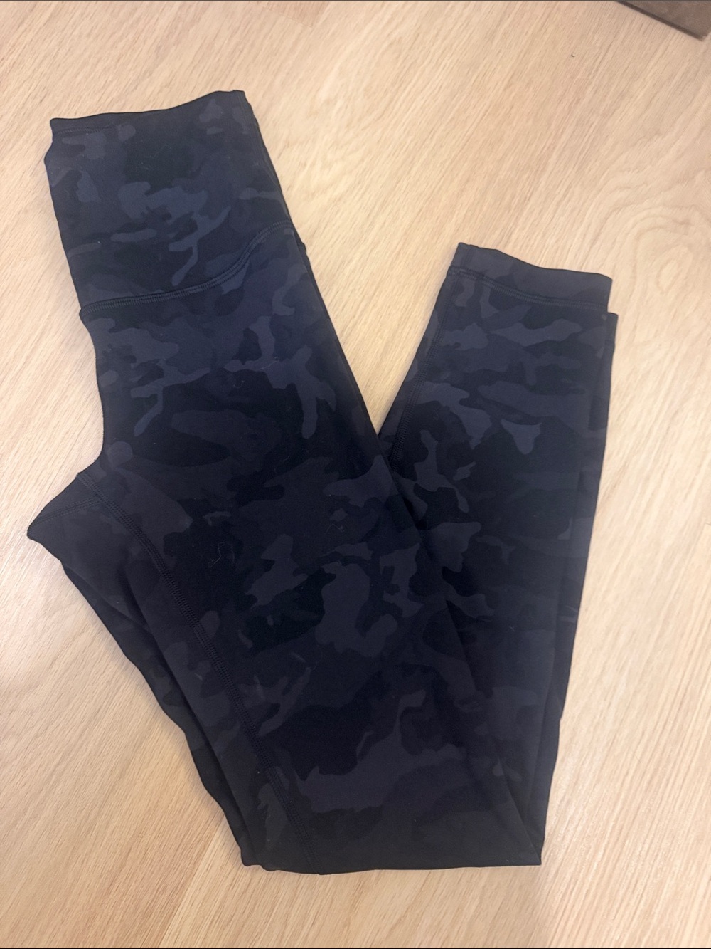 Lululemon Black Camo Performance Leggings 4